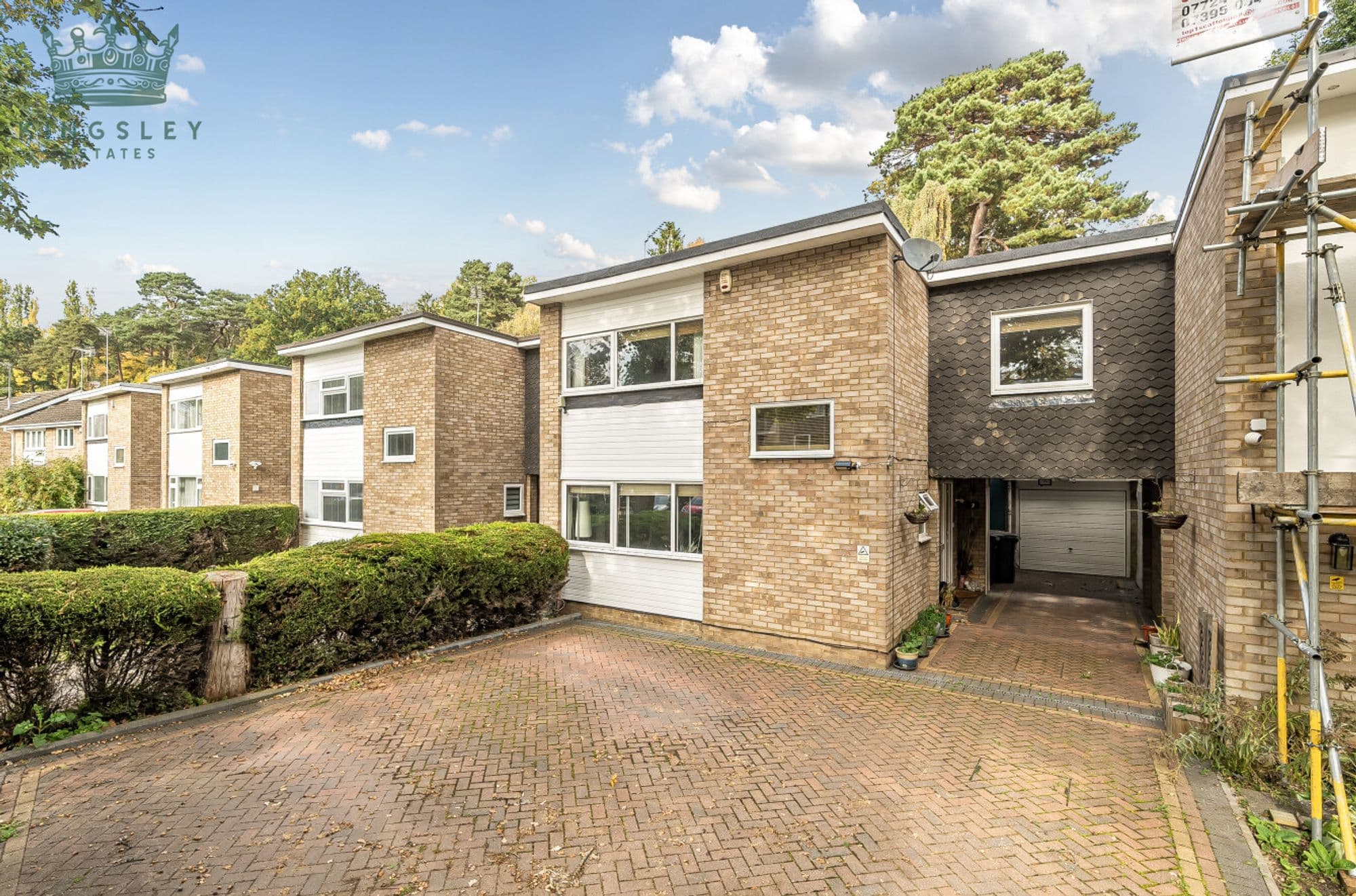 By The Wood, Watford, WD19