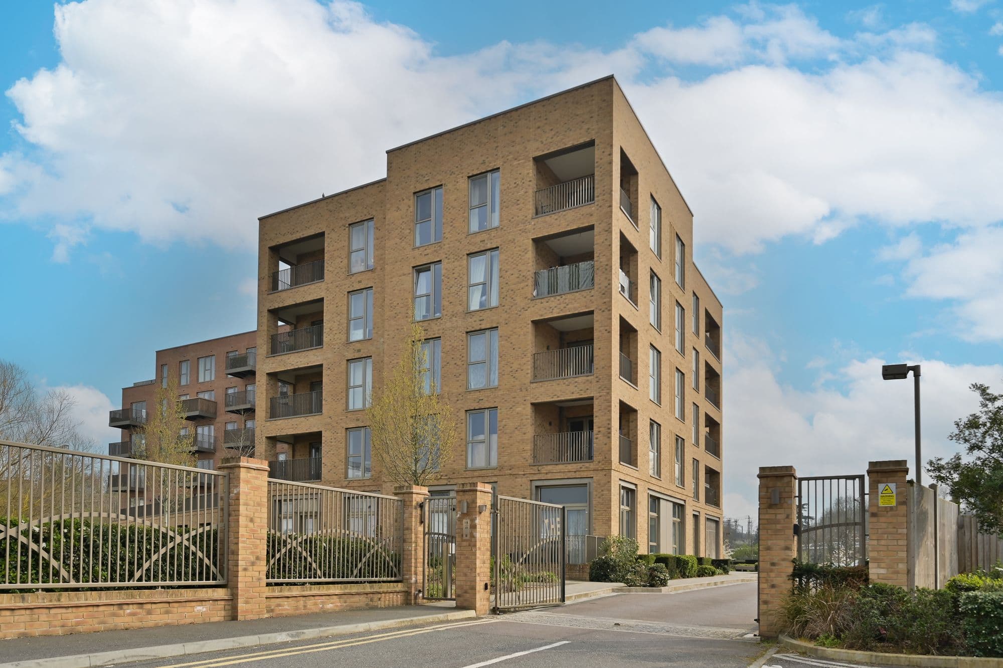 Frogmore Avenue, Watford, WD17