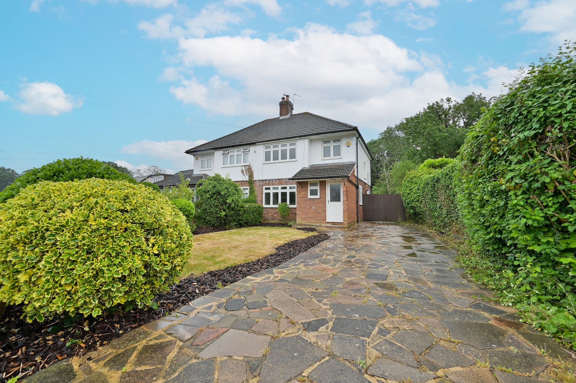 West Riding, Bricket Wood, AL2