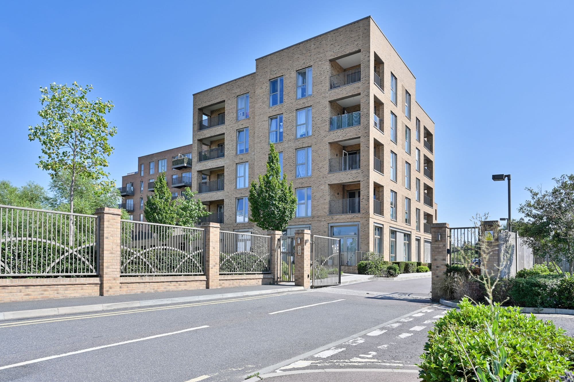 Frogmore Avenue, Watford, WD17
