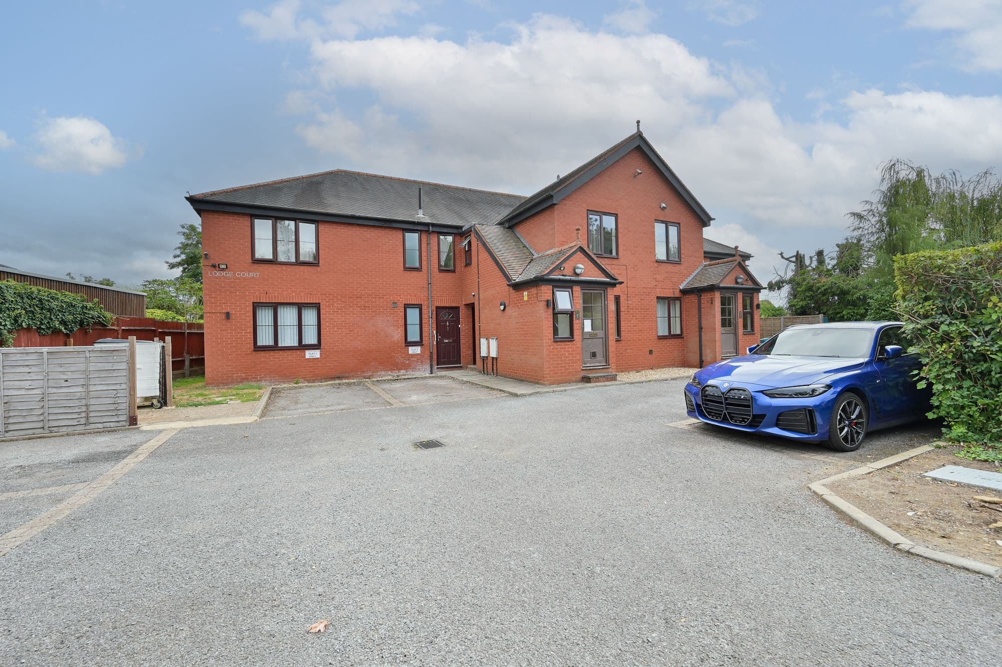 High Road, Leavesden, WD25